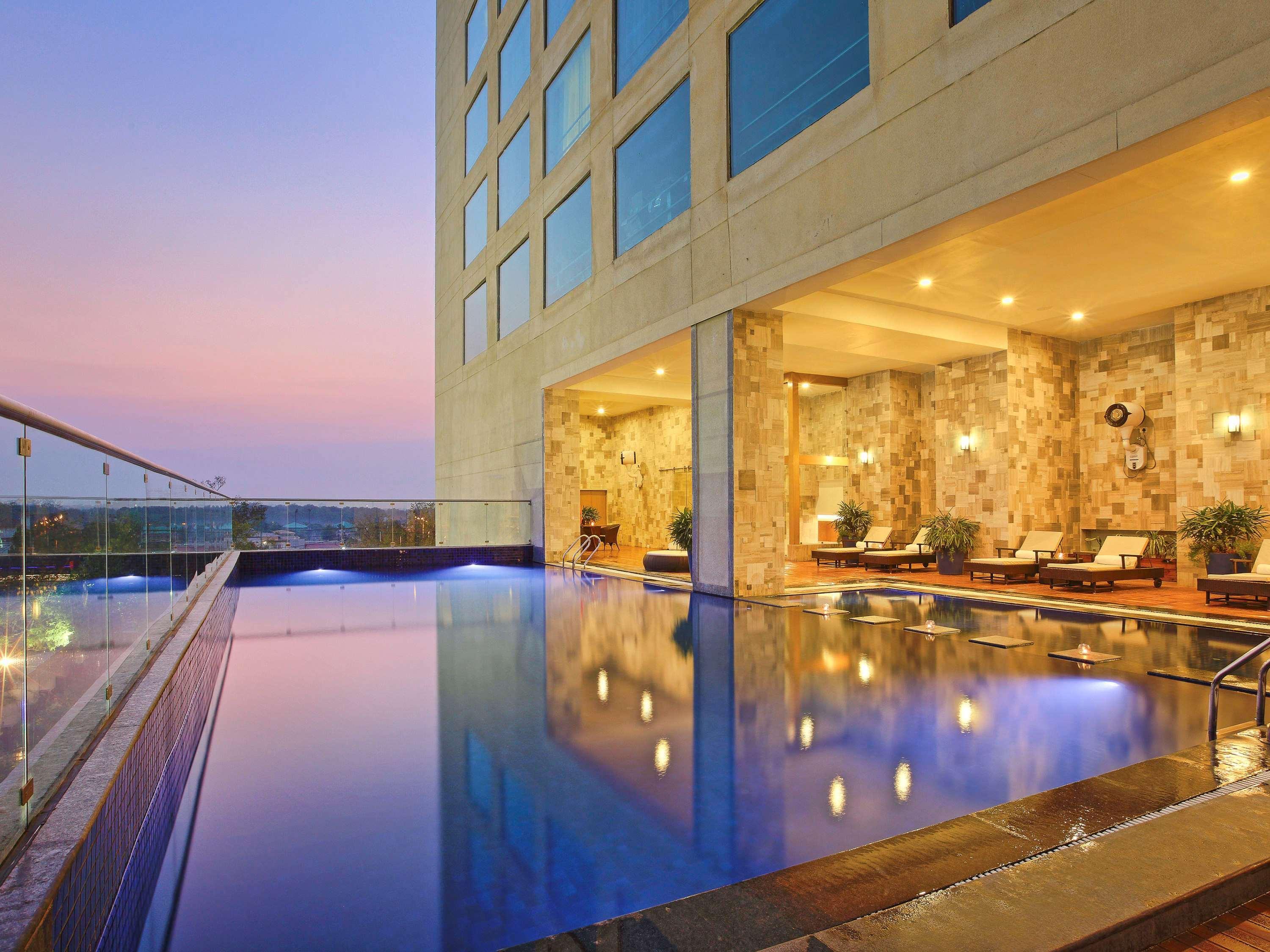 होटल Novotel 5*